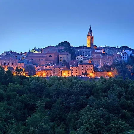 Mirakul In A Cute Historic Town Labin (Istria)