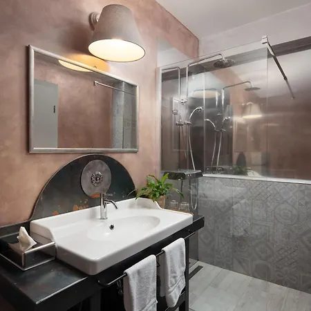 Affittacamere Mirakul In A Cute Historic Town 4*